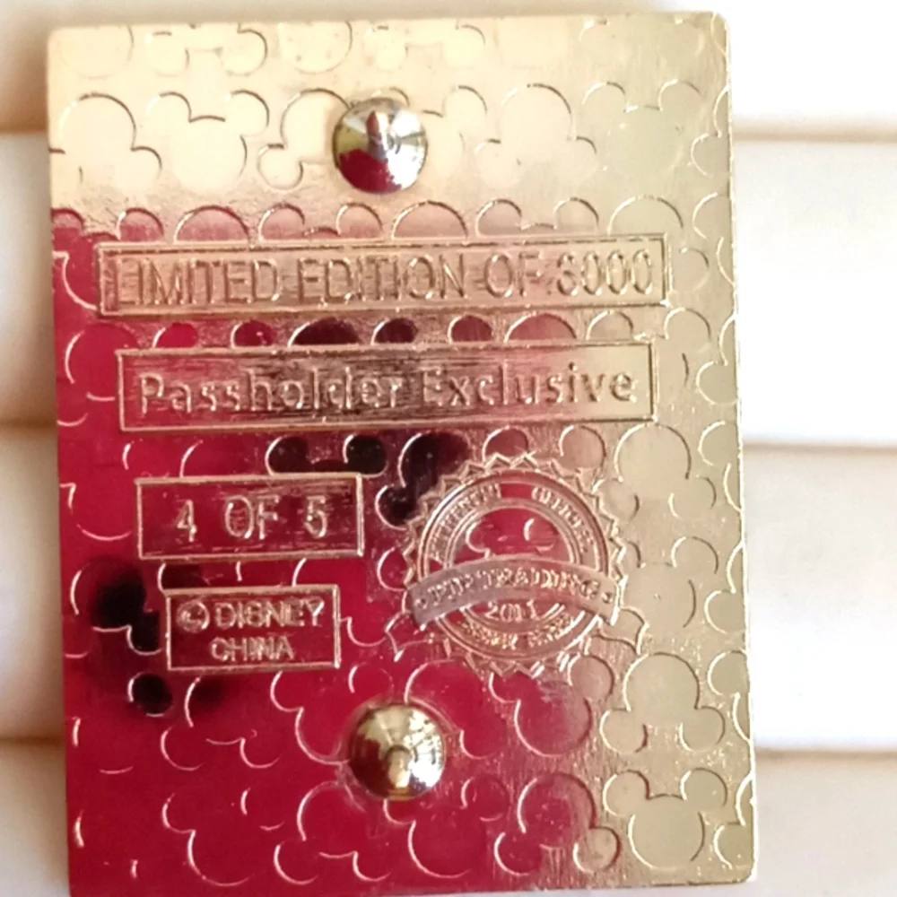 DISNEY'S ANIMAL KINGDOM 1998-2011 LE PASSHOLDER EXCLUSIVE PIN - Picture 2 of 6